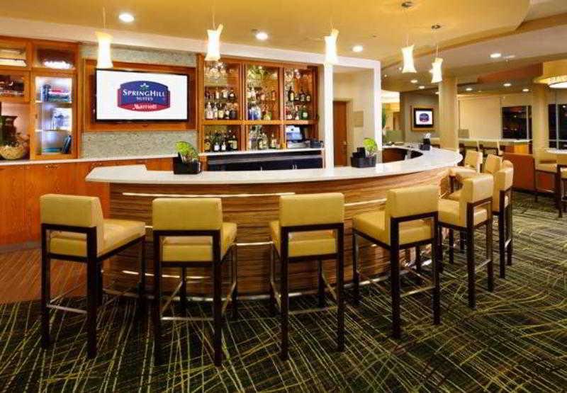 Springhill Suites By Marriott Pittsburgh Latrobe Restoran fotoğraf